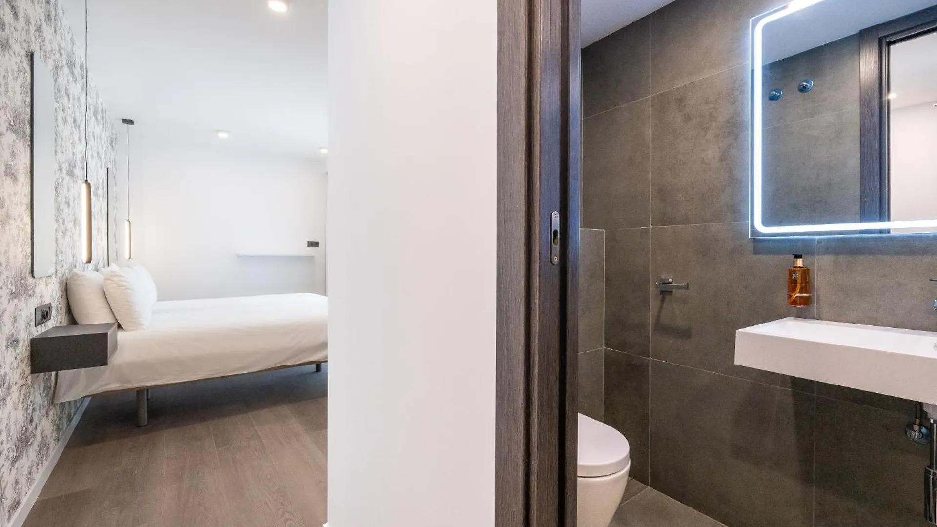 The Orange House Boutique Hotel And Upstairs Rooftop Bar Center Of La Cala De Mijas 100M From The Beach